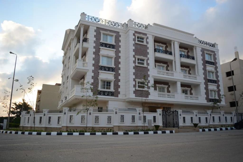 White Palace Suite AUC St