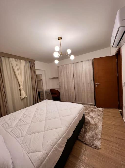 White Palace Suite AUC St