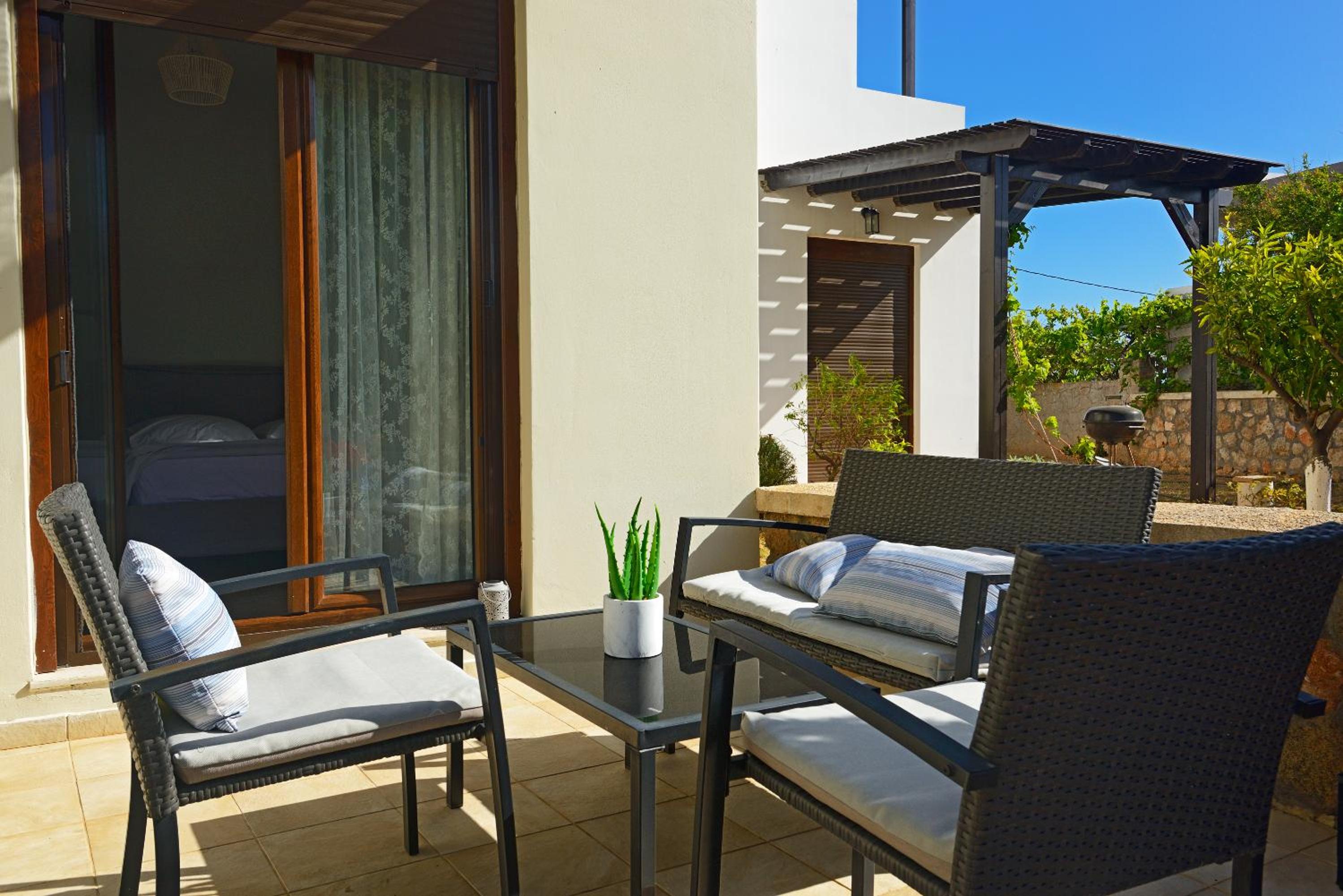 Villa Sunrise by the Sea