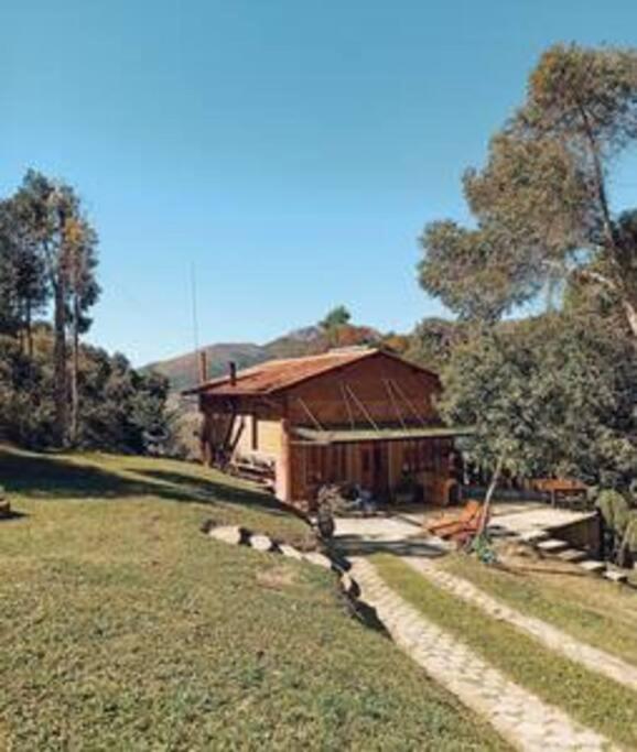 Casa nas Montanhas com Cachoeiras