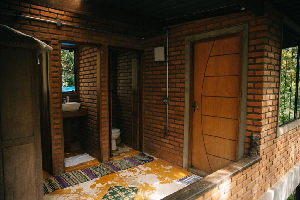 Casa nas Montanhas com Cachoeiras