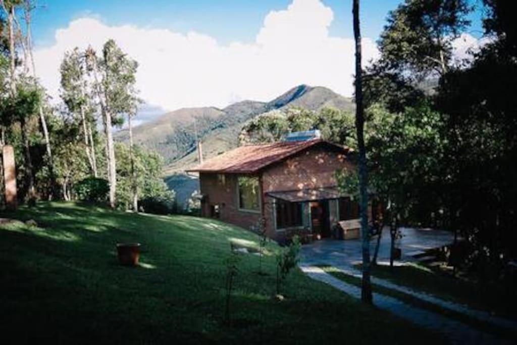Casa nas Montanhas com Cachoeiras