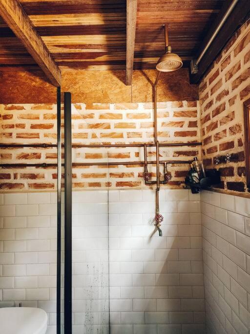 Casa nas Montanhas com Cachoeiras