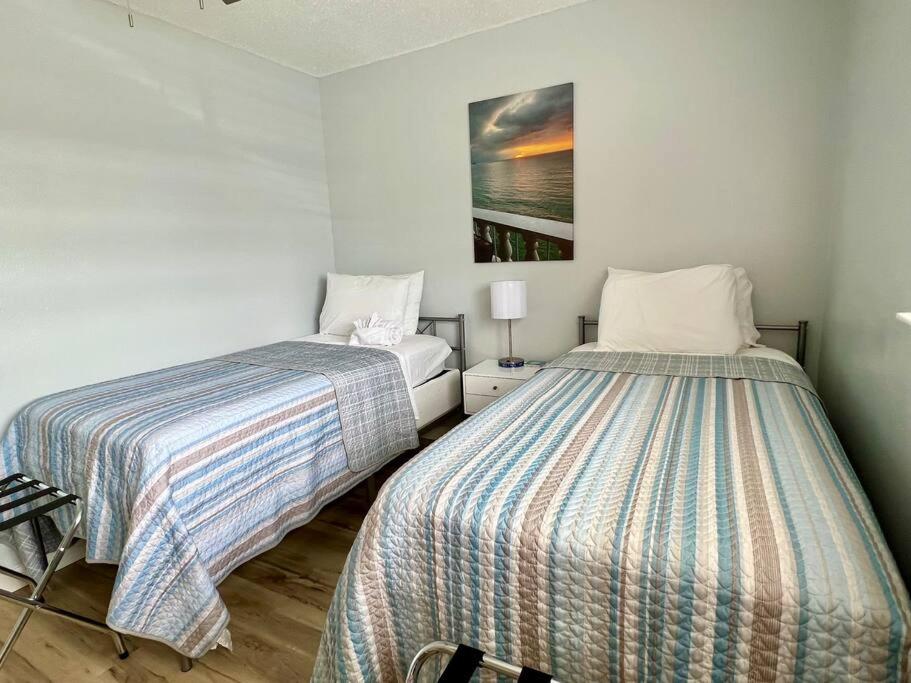New! Beach Walk 6! Dog Friendly, Free Activities Included!