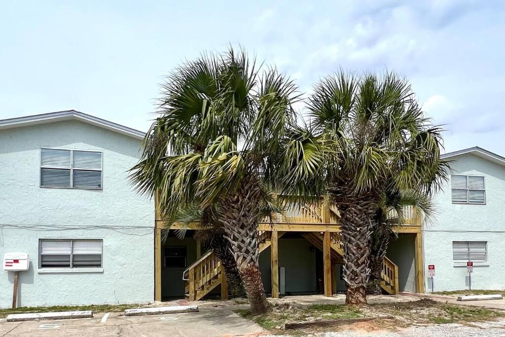 New! Beach Walk 6! Dog Friendly, Free Activities Included!
