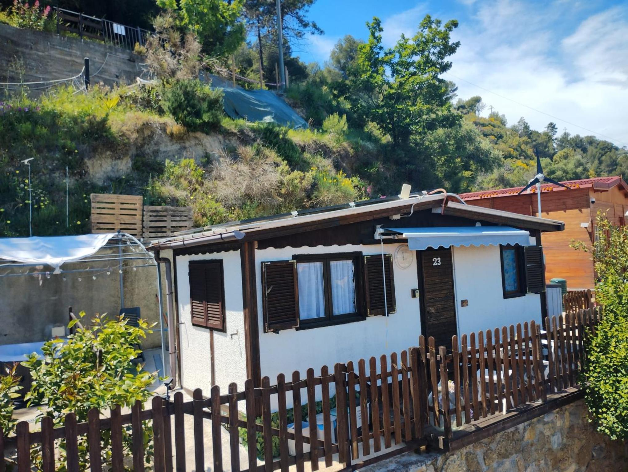 Hotel Bungalow Sixdays 3 - Image 1