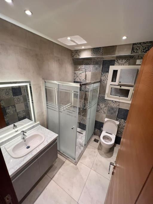 White Palace served Apartment 31