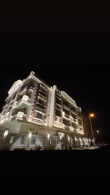 White Palace served Apartment 31