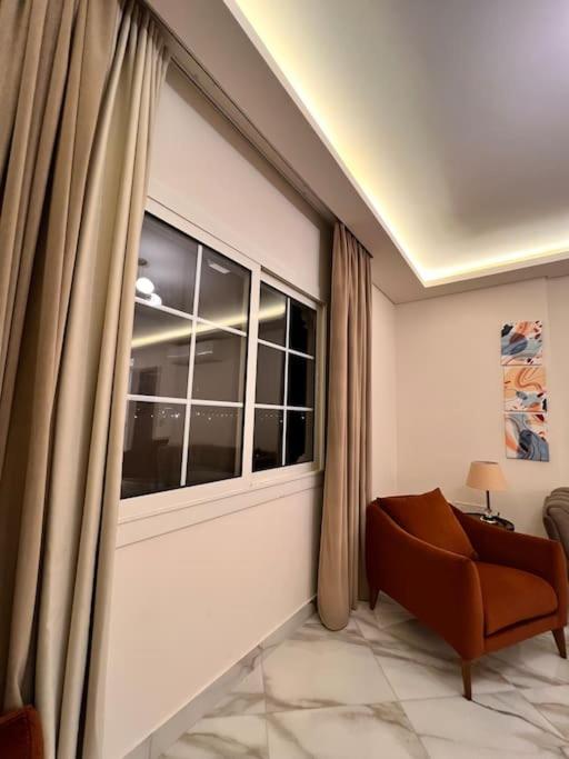 White Palace served Apartment 31