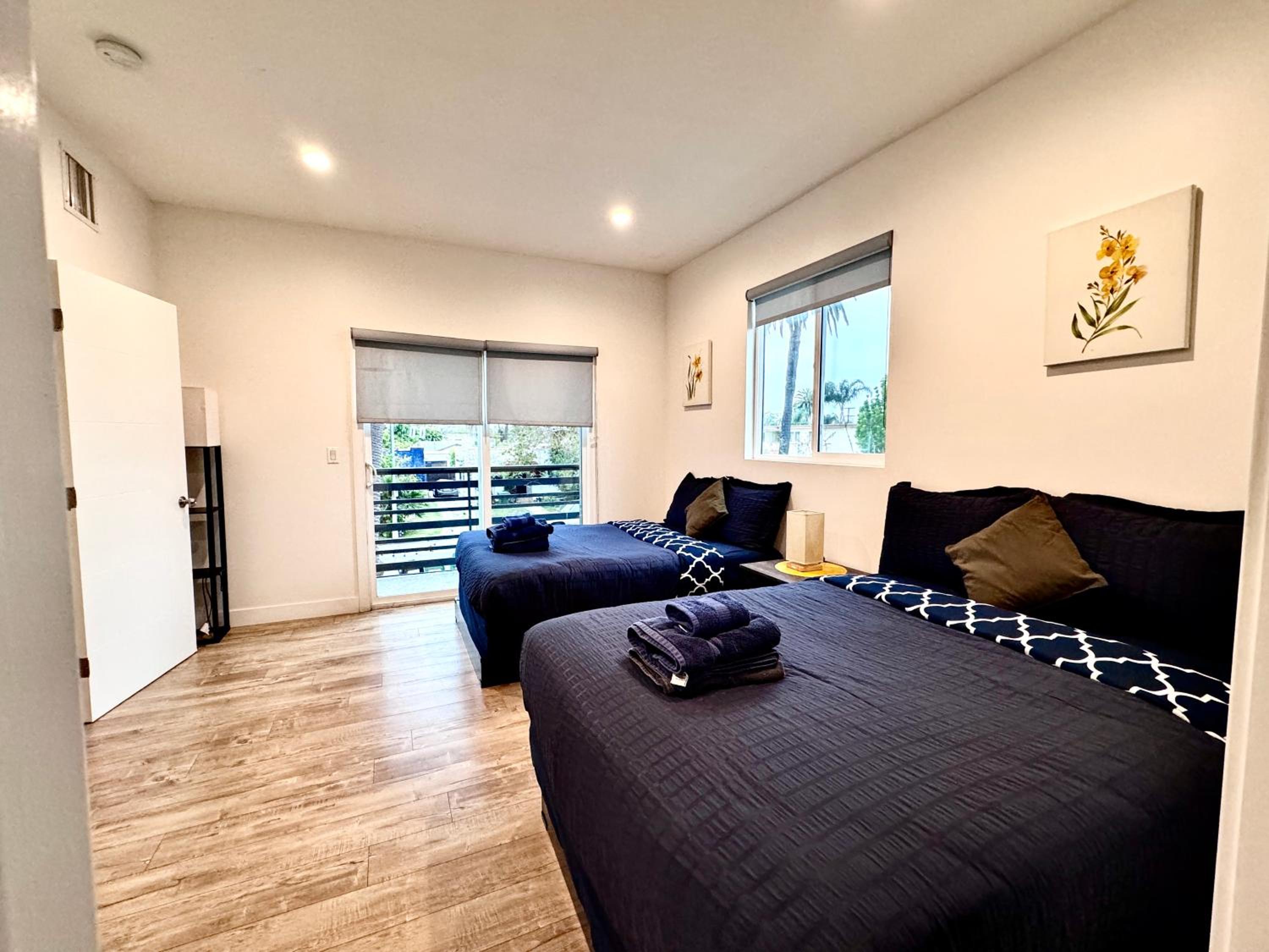 4BR/4BR modern house at Mid-city