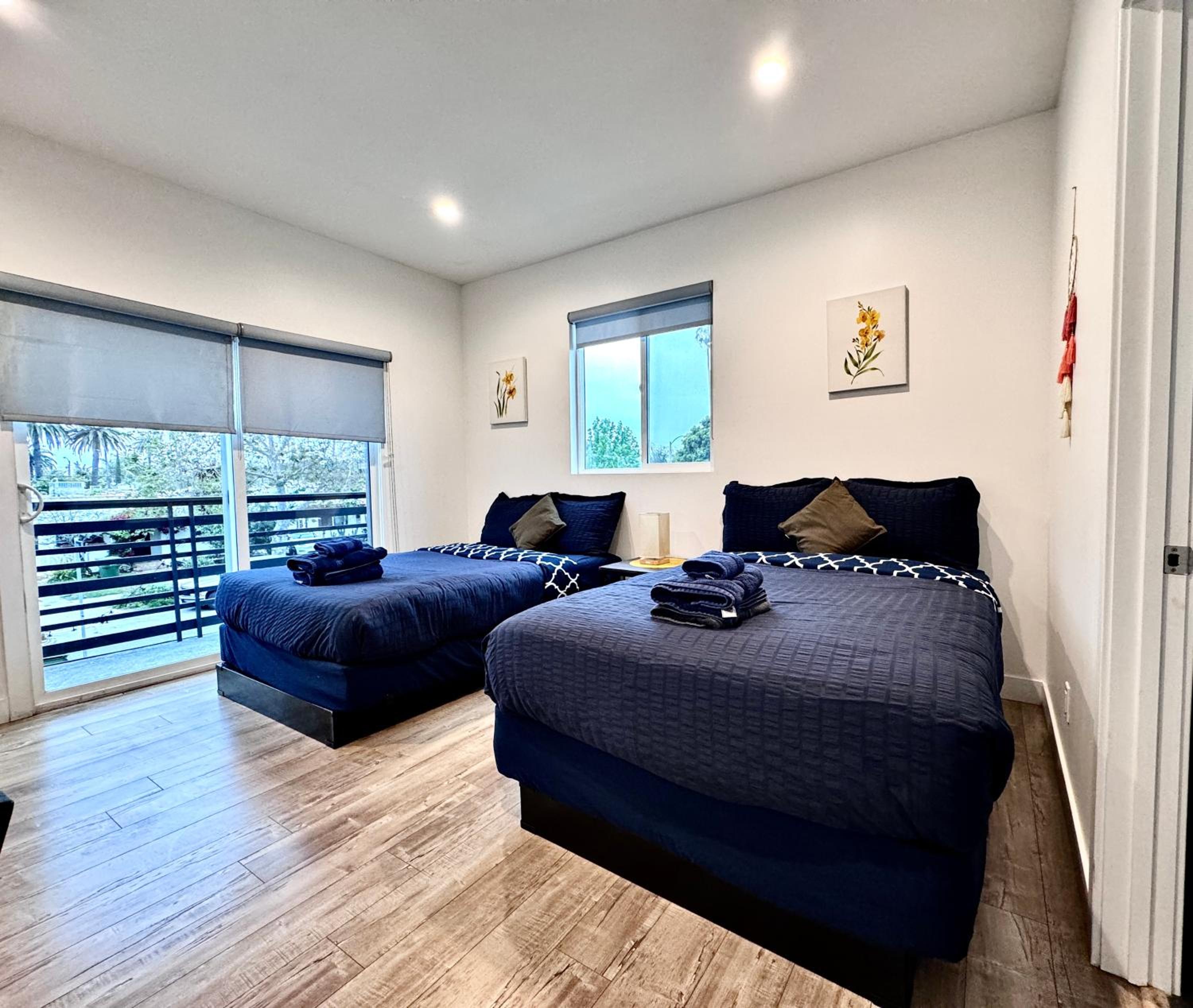 4BR/4BR modern house at Mid-city