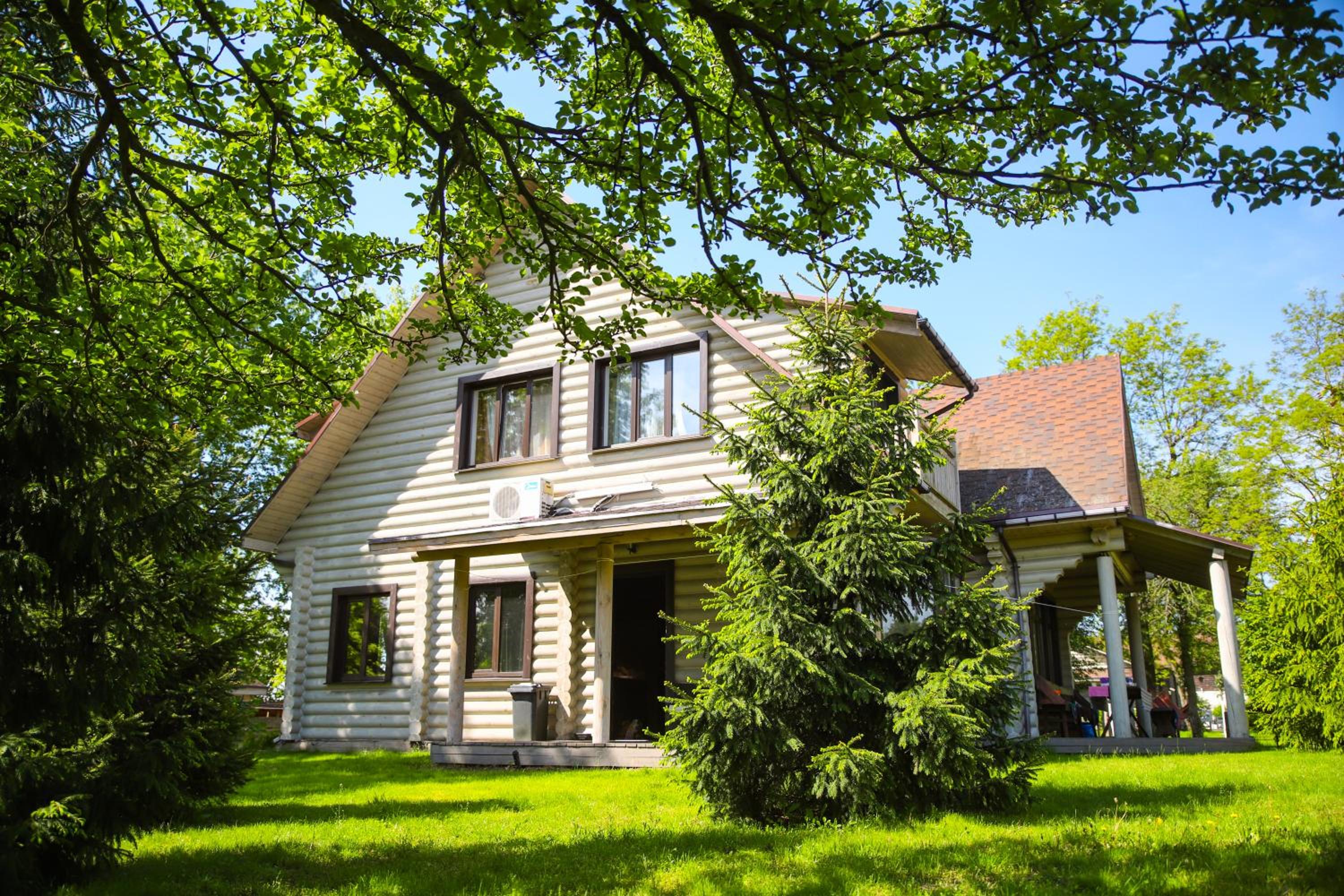 Pastoral wooden hauses