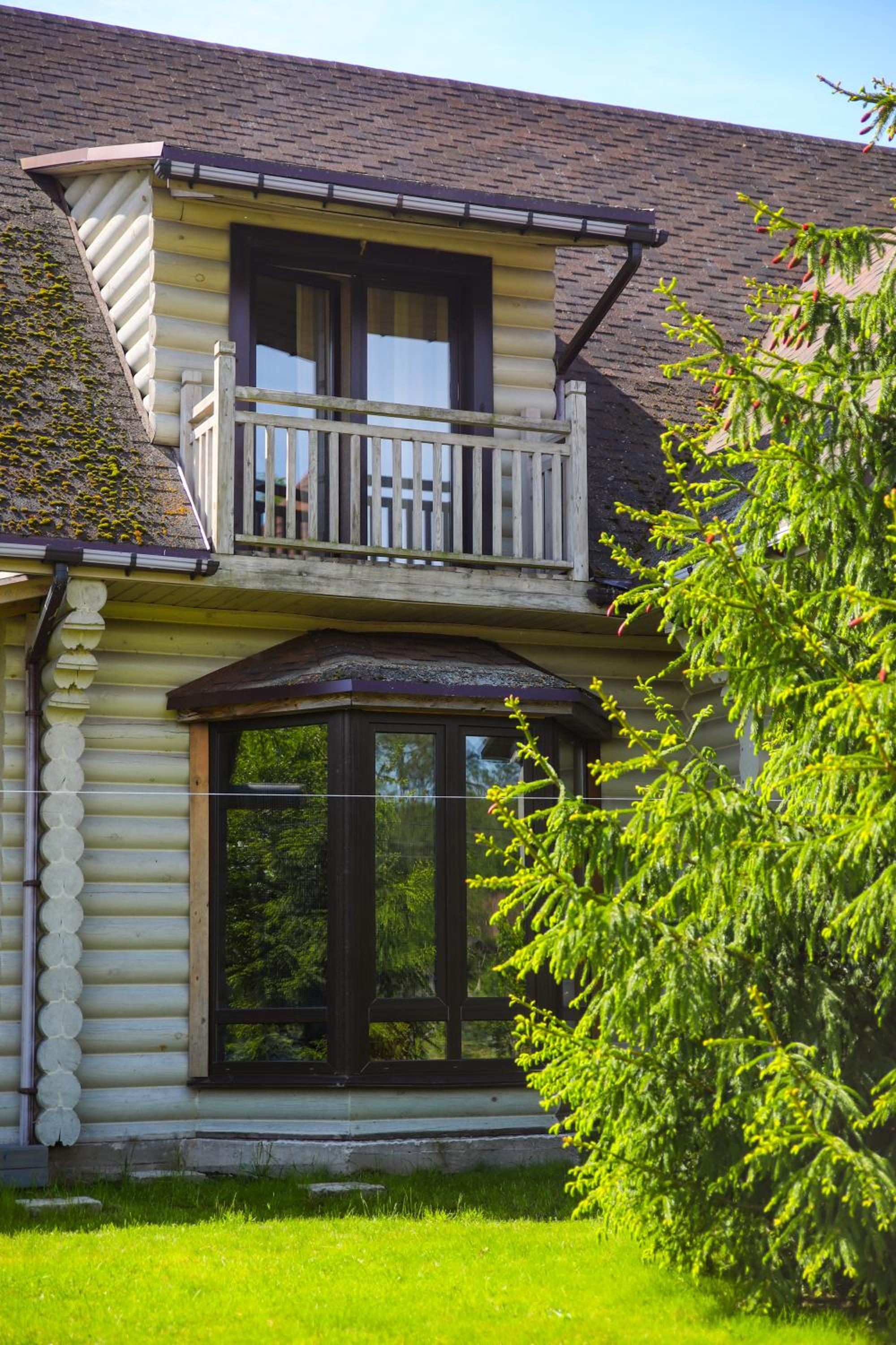 Pastoral wooden hauses