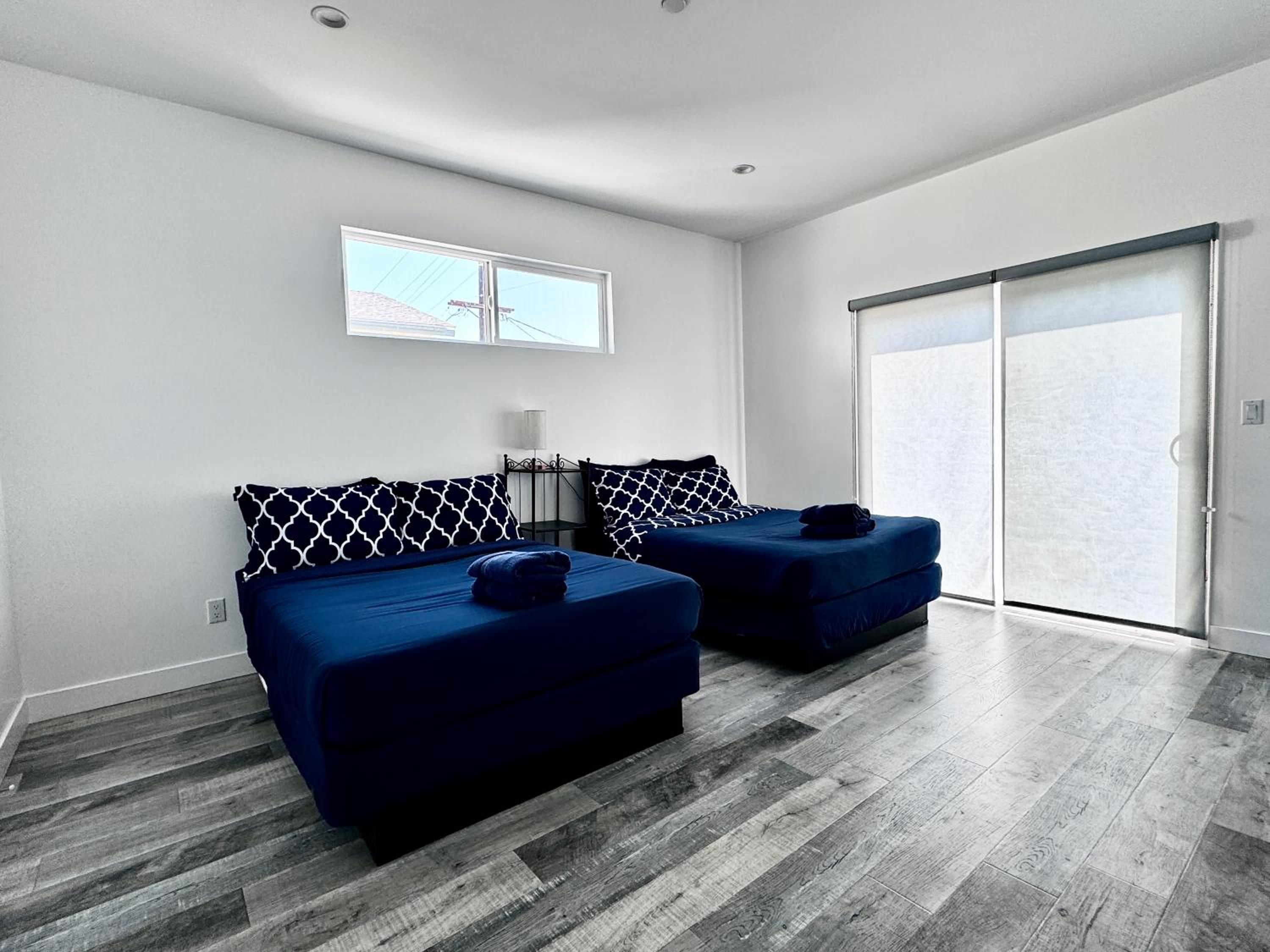 Cheerful 4BR home with parking in East Hollywood