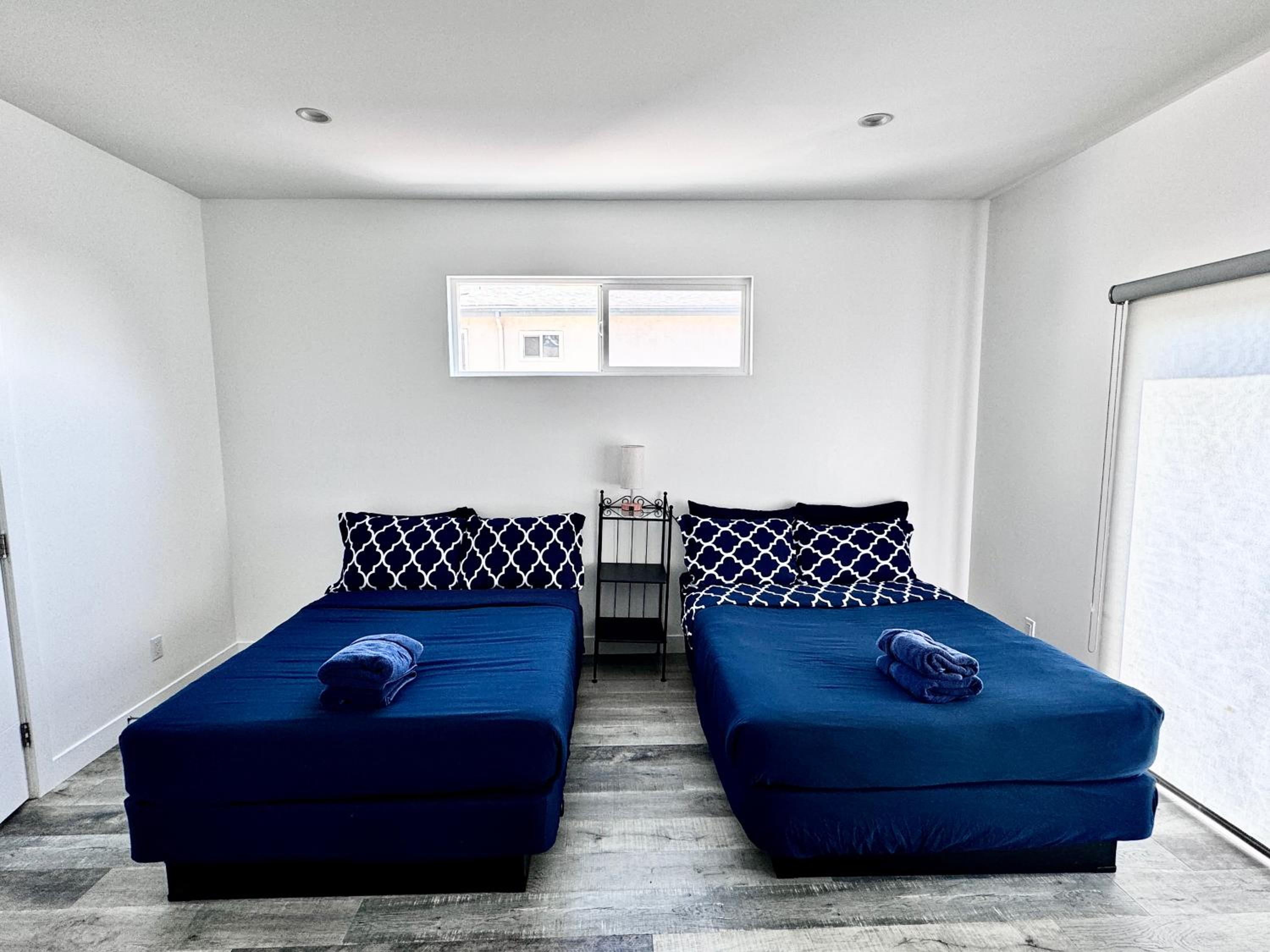 Cheerful 4BR home with parking in East Hollywood