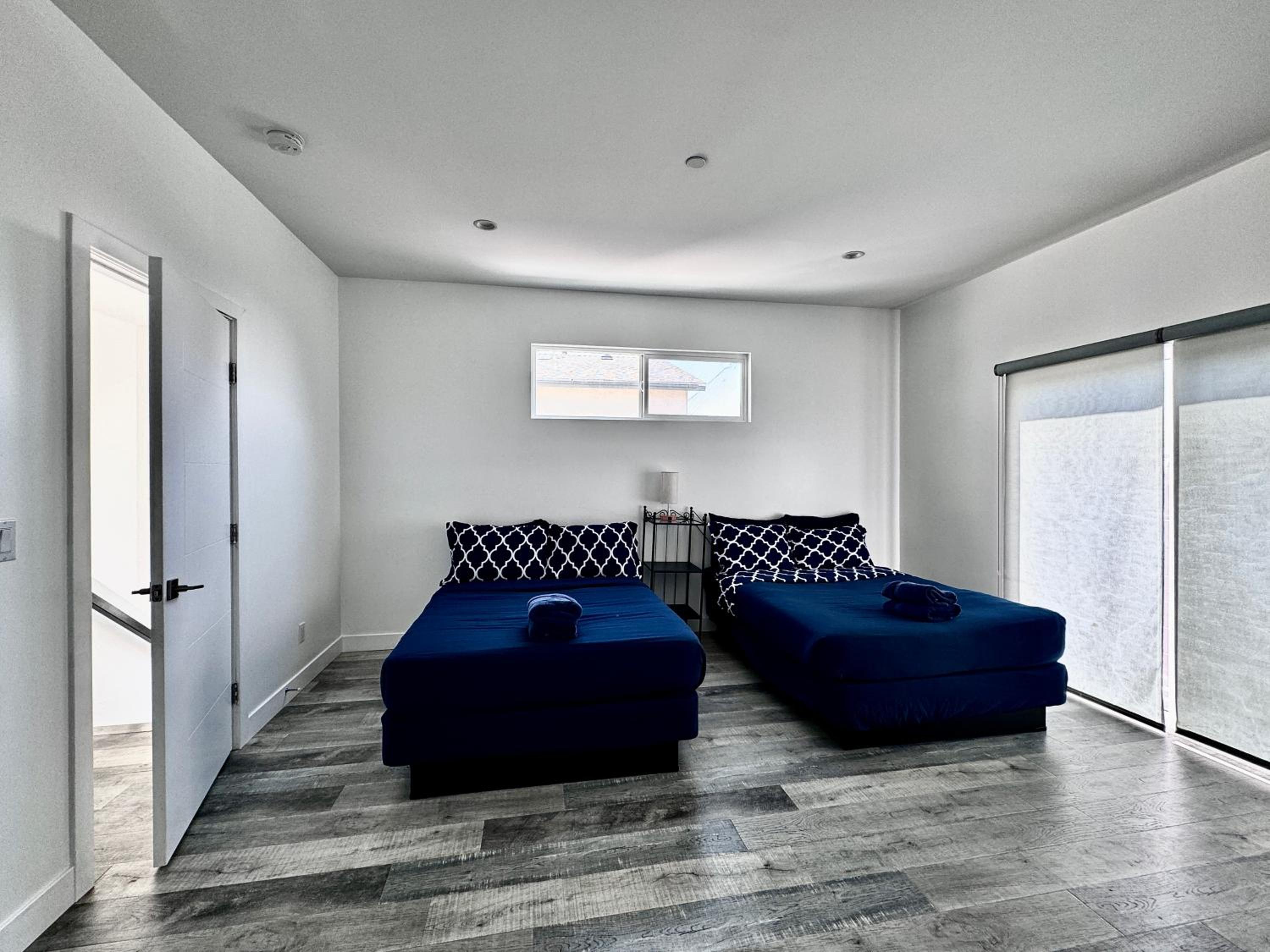 Cheerful 4BR home with parking in East Hollywood