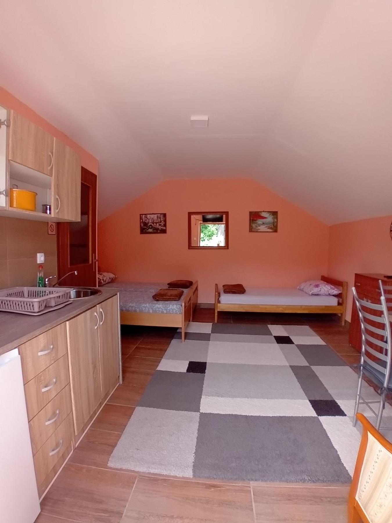 Red apartman 4