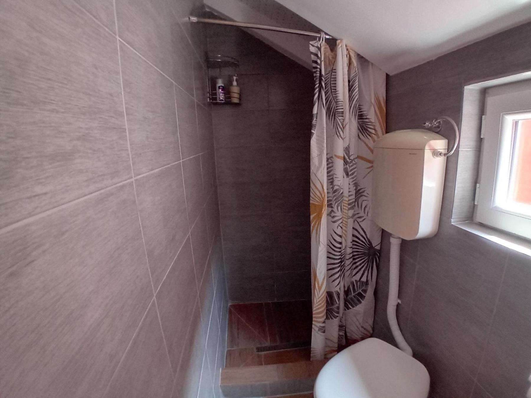 Red apartman 4