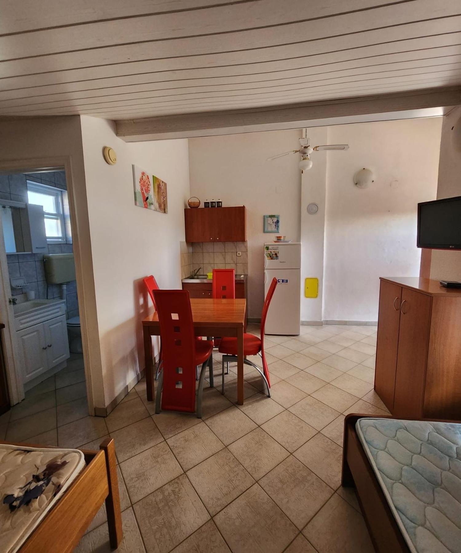 Studio apartmani Grom Sukošan