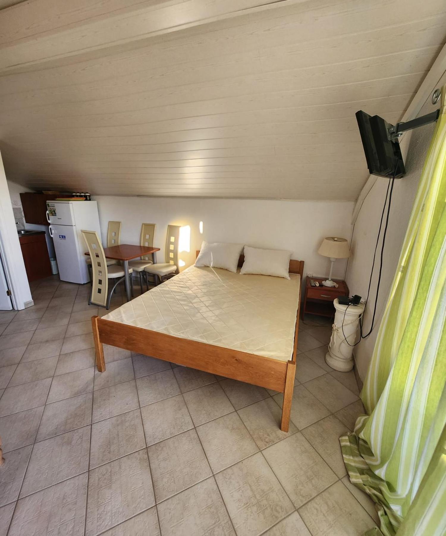 Studio apartmani Grom Sukošan