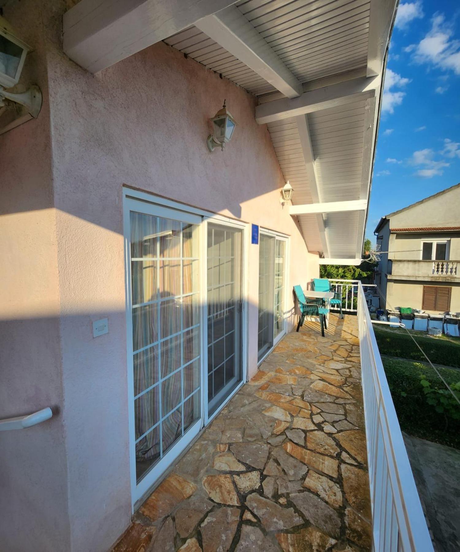 Studio apartmani Grom Sukošan