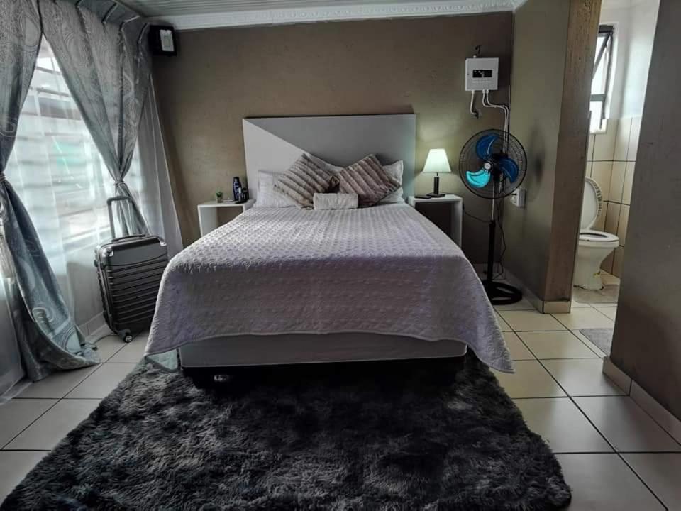 Monavy Riverside Hotels in Tzaneen view 2