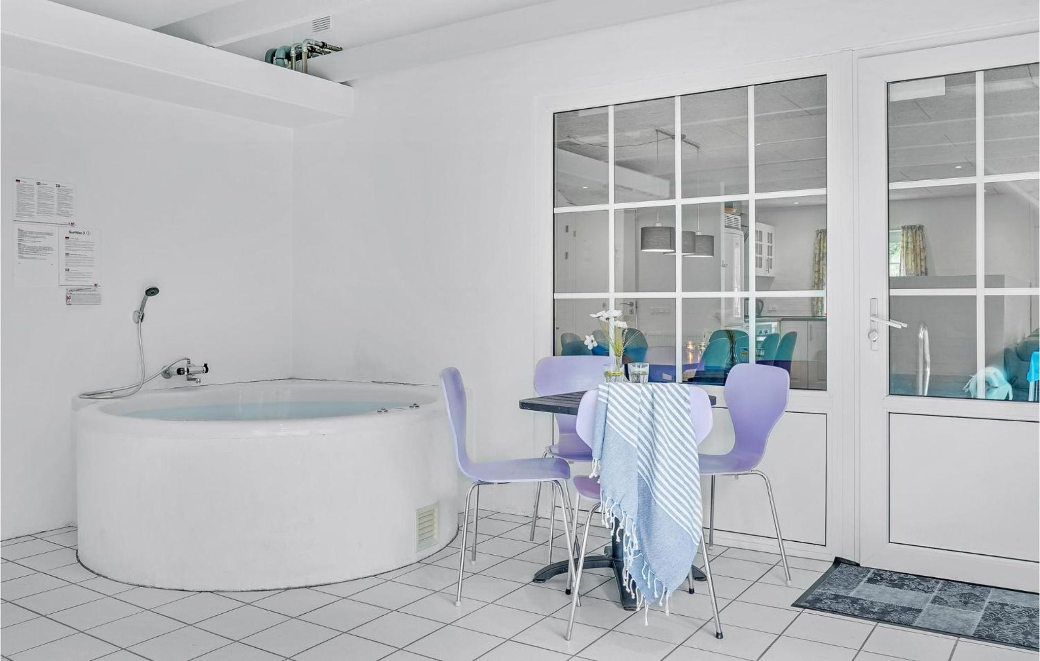 Lovely Home In Ulfborg With Wifi