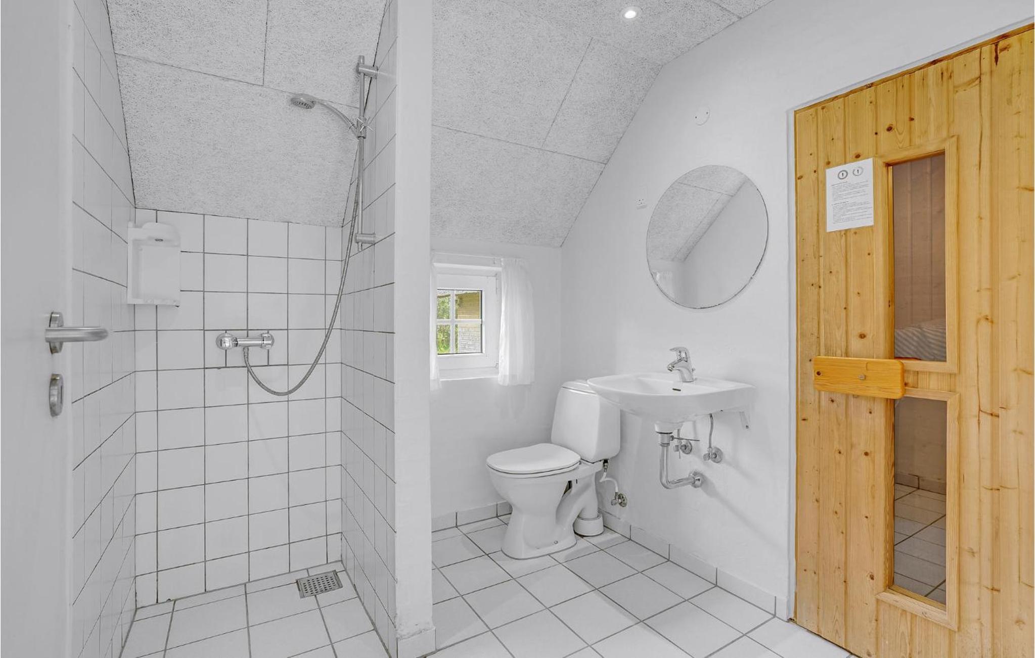 Lovely Home In Ulfborg With Wifi