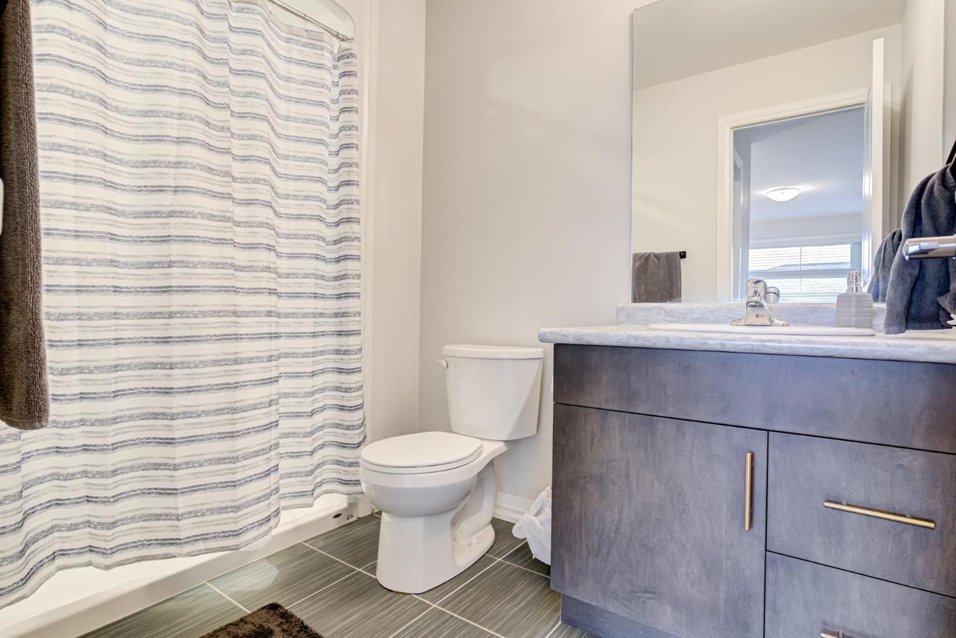 Luxury Living at the Falls - 4 bed house