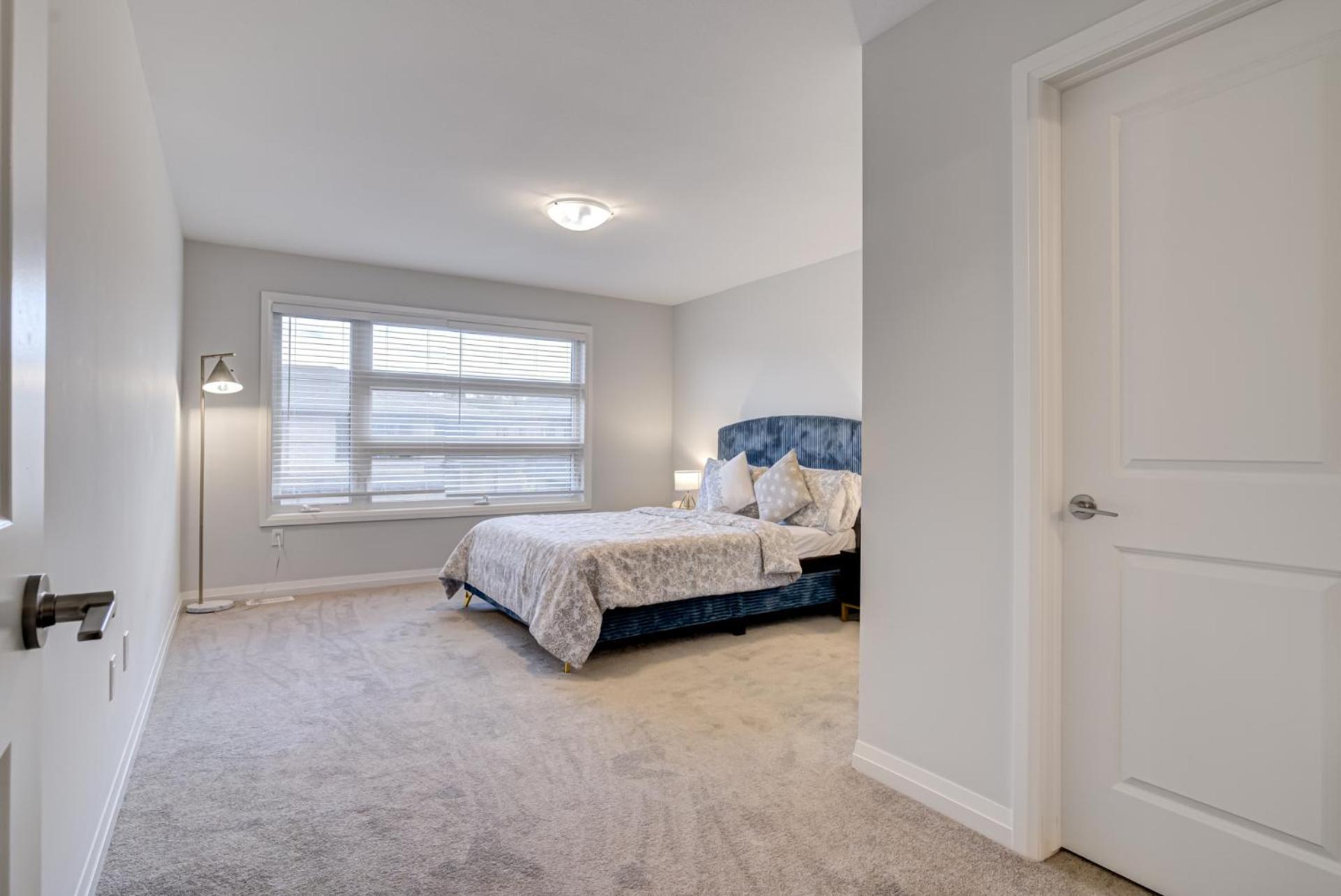 Luxury Living at the Falls - 4 bed house