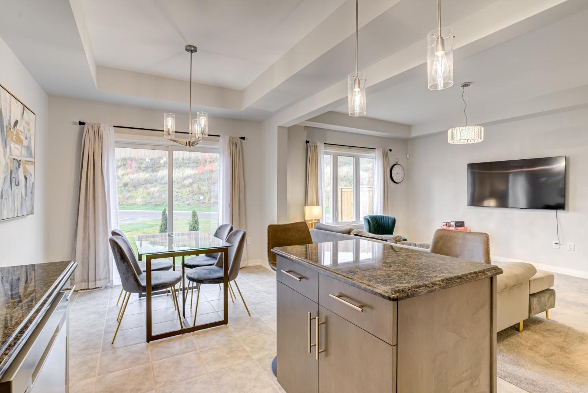Luxury Living at the Falls - 4 bed house