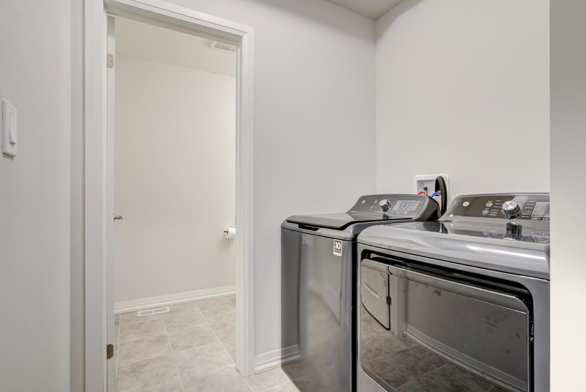 Luxury Living at the Falls - 4 bed house