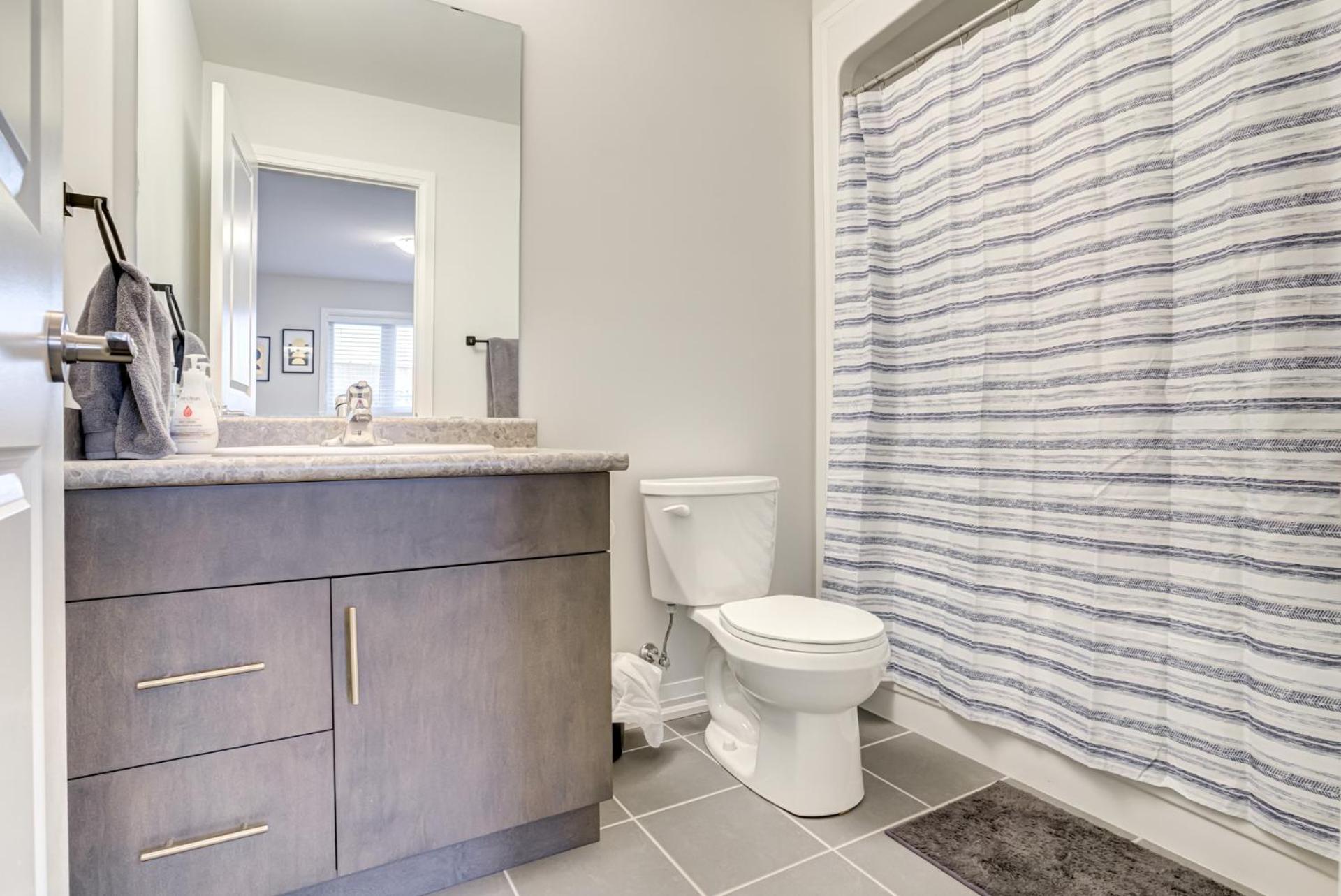 Luxury Living at the Falls - 4 bed house