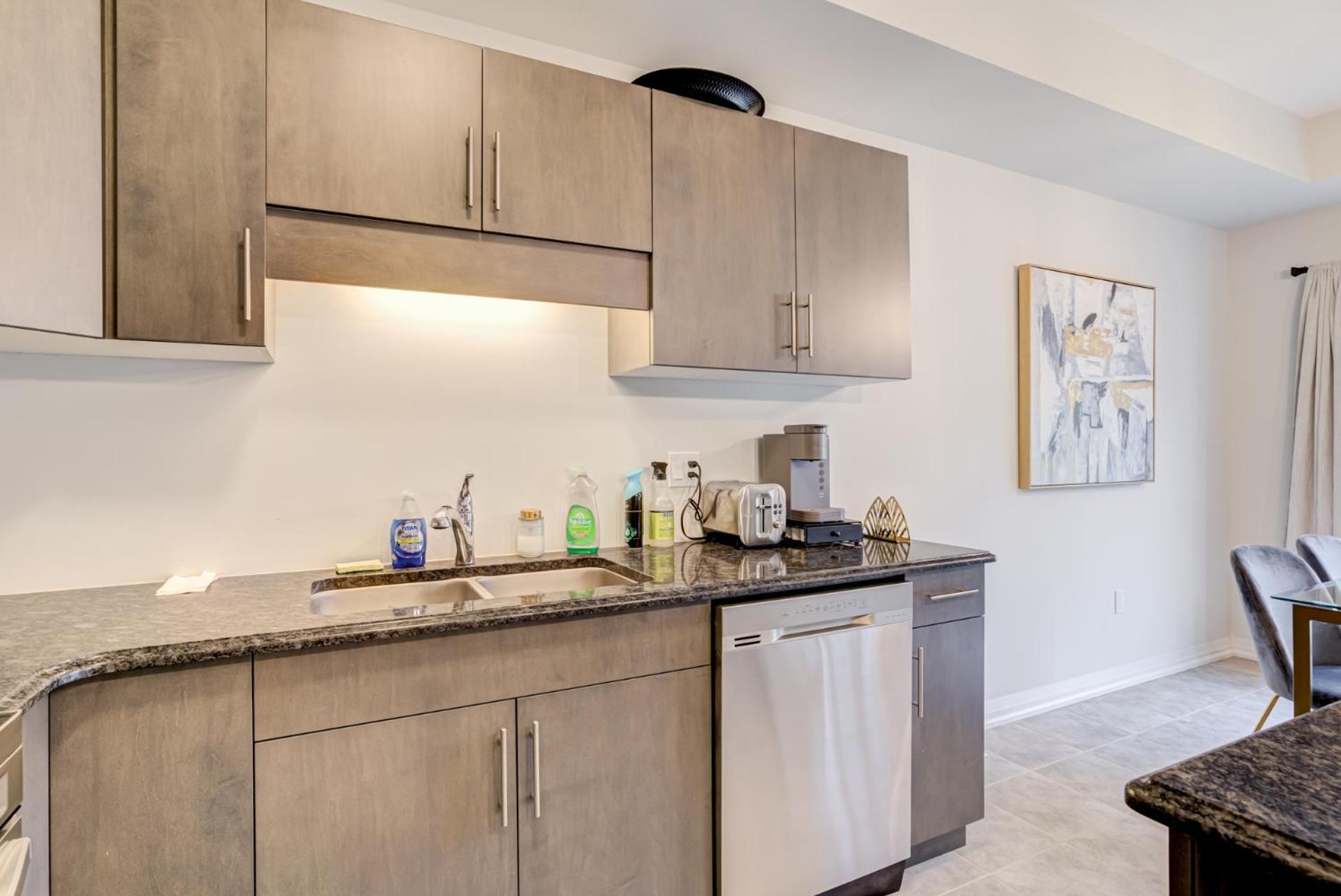 Luxury Living at the Falls - 4 bed house