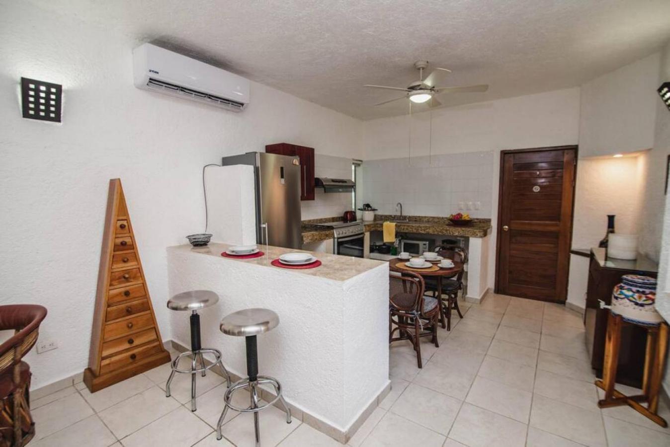 1BR APT Downtown with Rooftop, 1 Block from 5th AV view 5