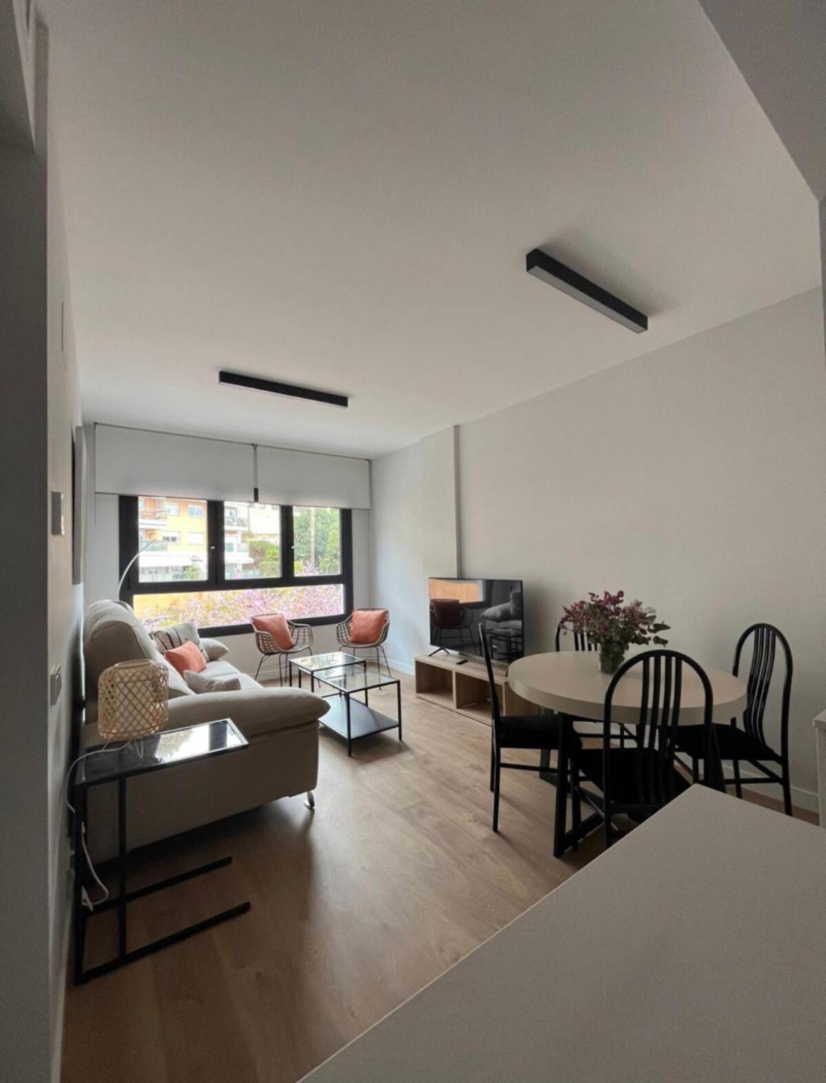 Apartamento de lujo en la Malagueta con piscina y garaje