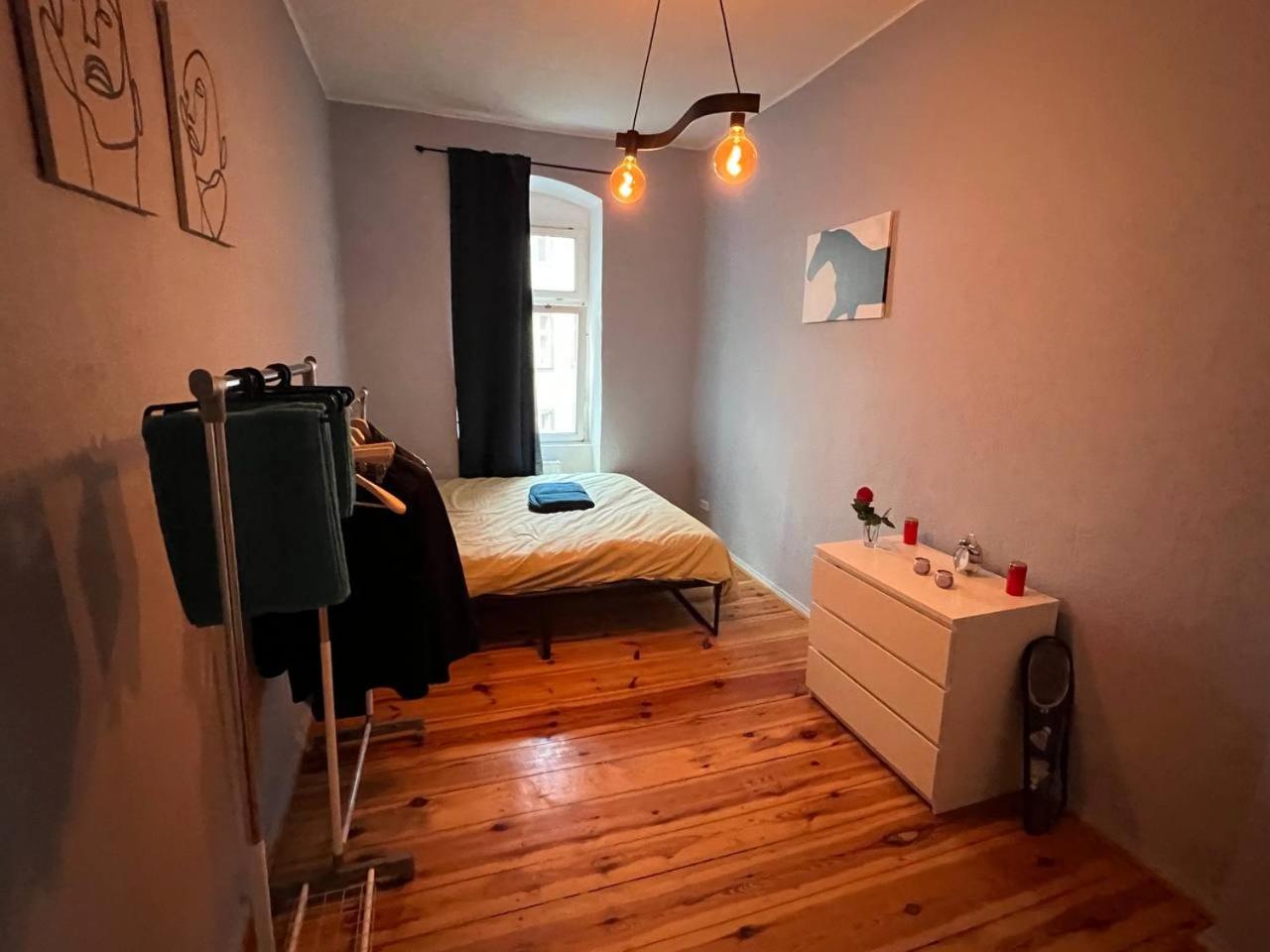 Stylish 2-room Apartment with Balcony Next to East Side Gallery