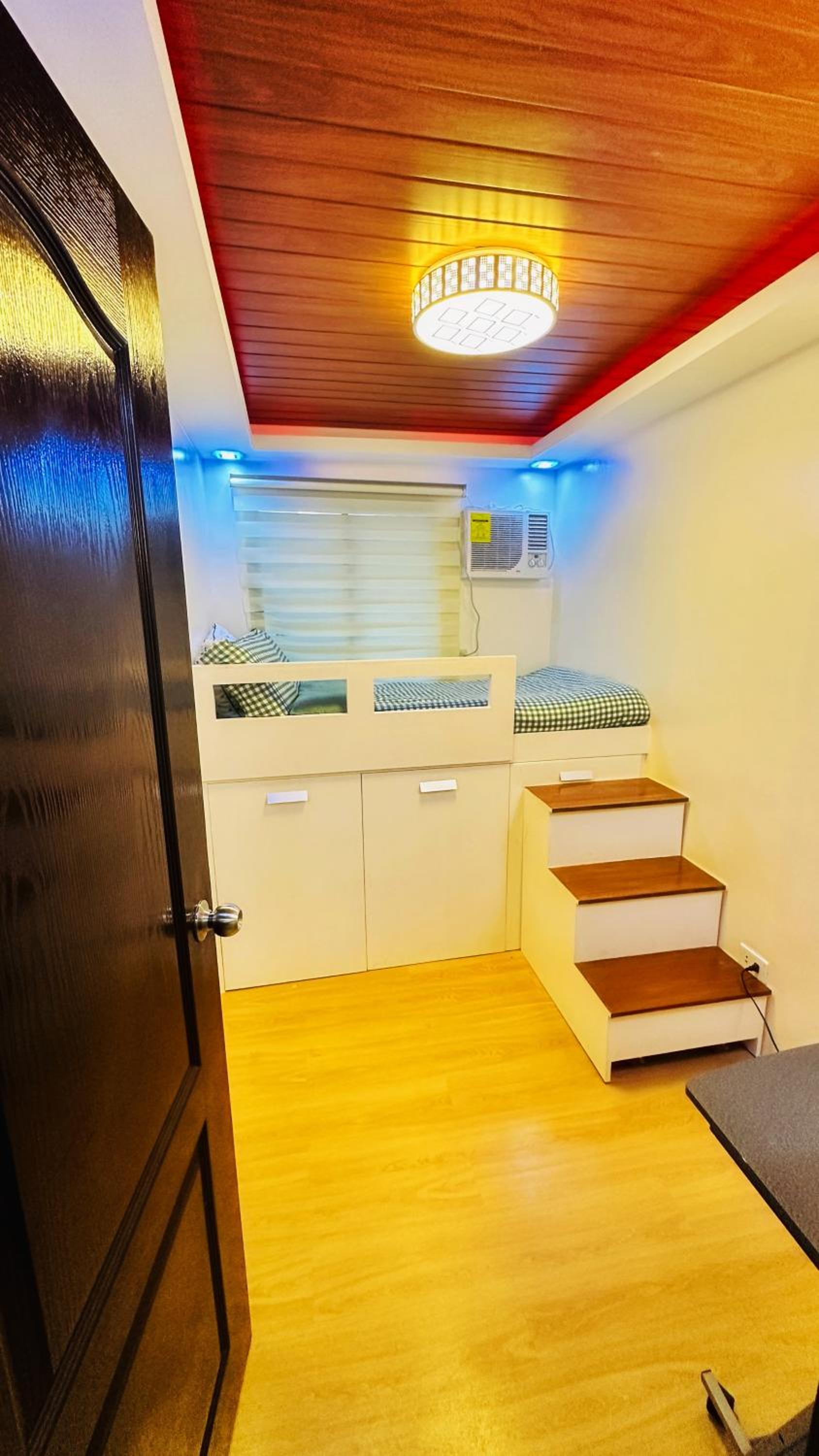 2BR Condo near Philippine Arena (Adrian’s Crib) view 5