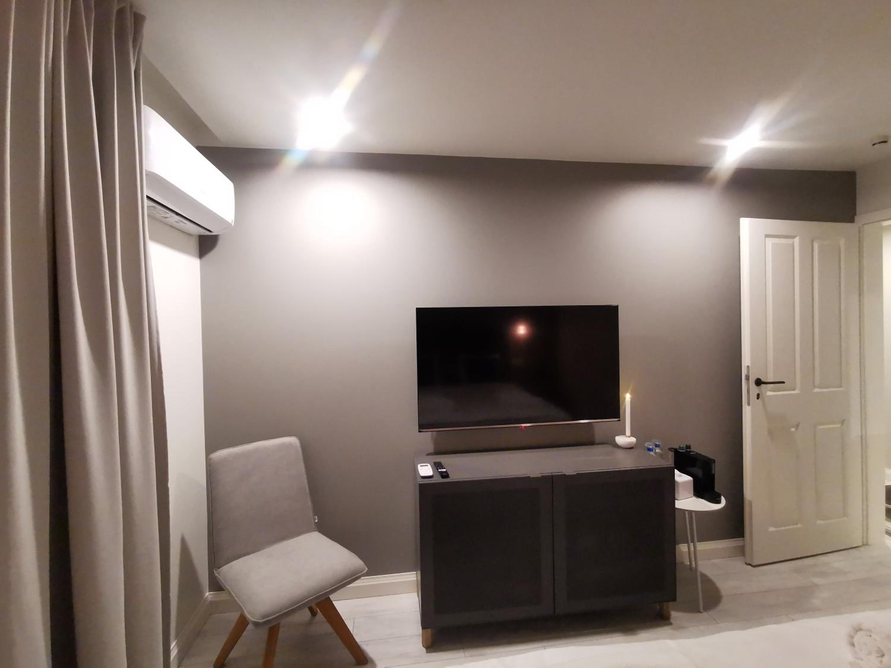 Noir Apartment