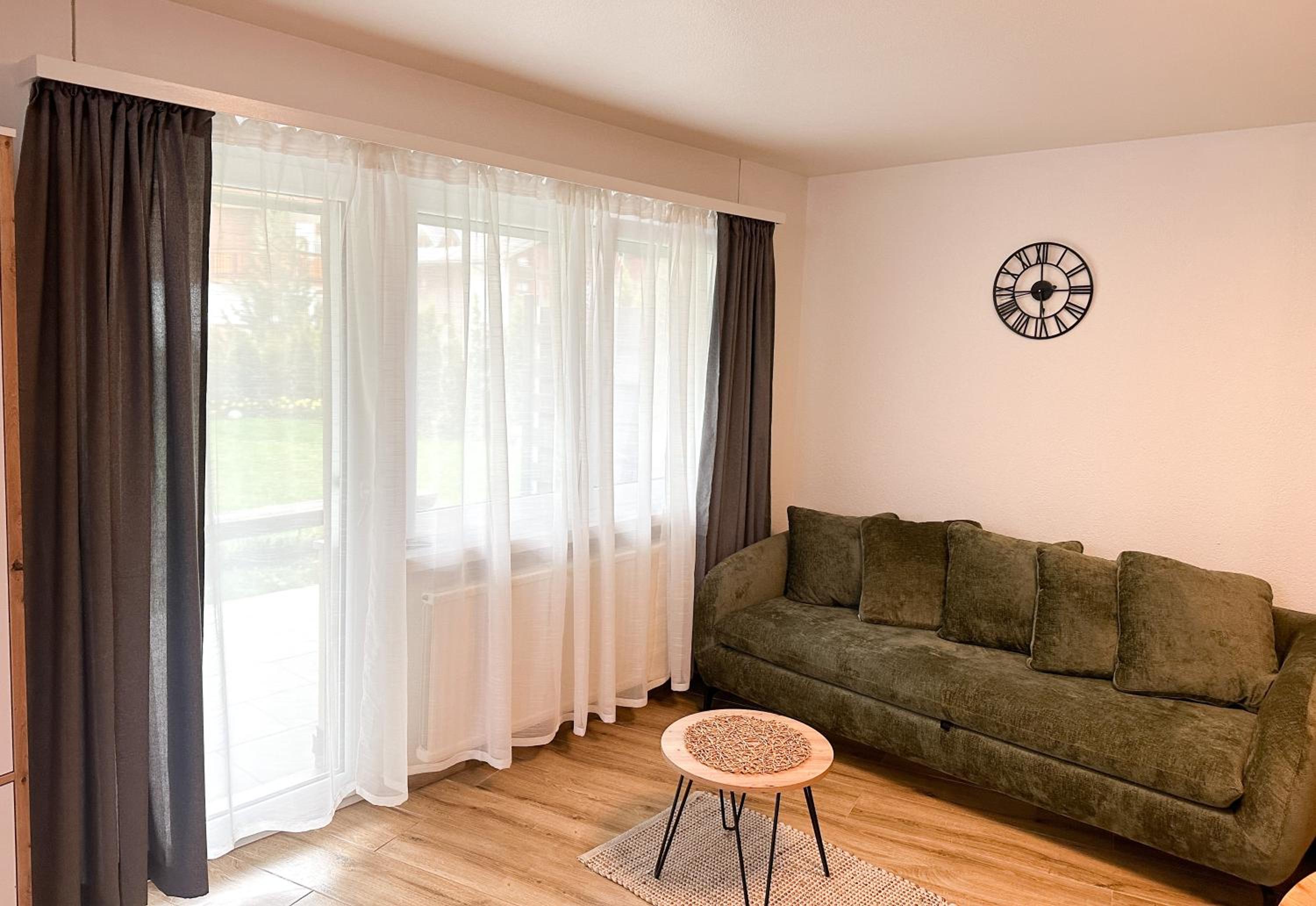 Studio magnifique avec terrasse spacieuse et jardin Loèche-les-Bains Vacances