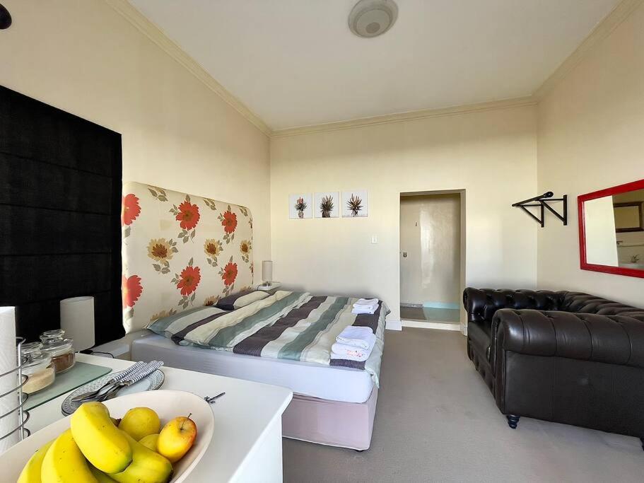 Private Park Island Room with own Bathroom at Lake view 2