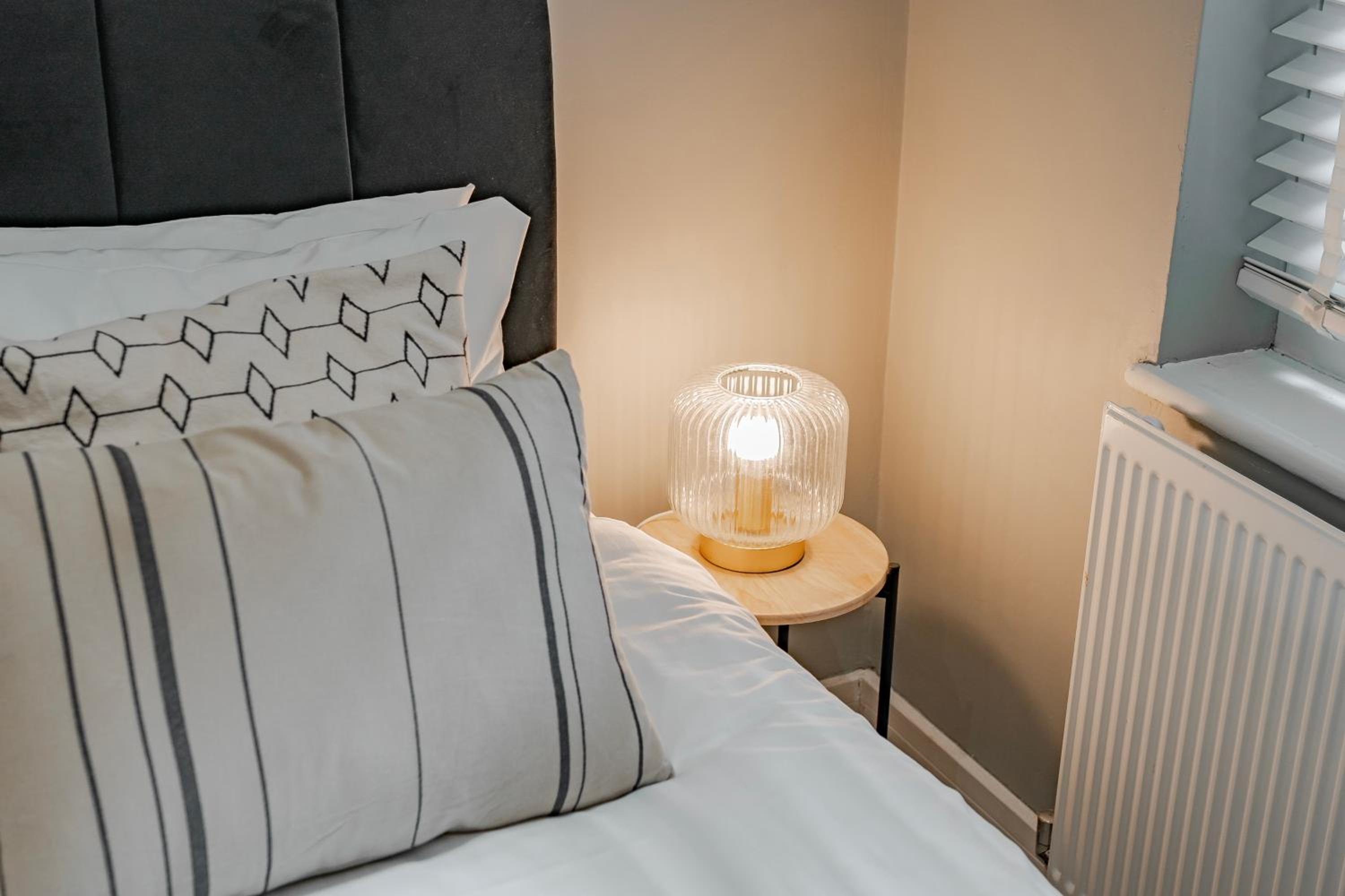 Cosy & Stylish Apmt w/ Fast Wifi