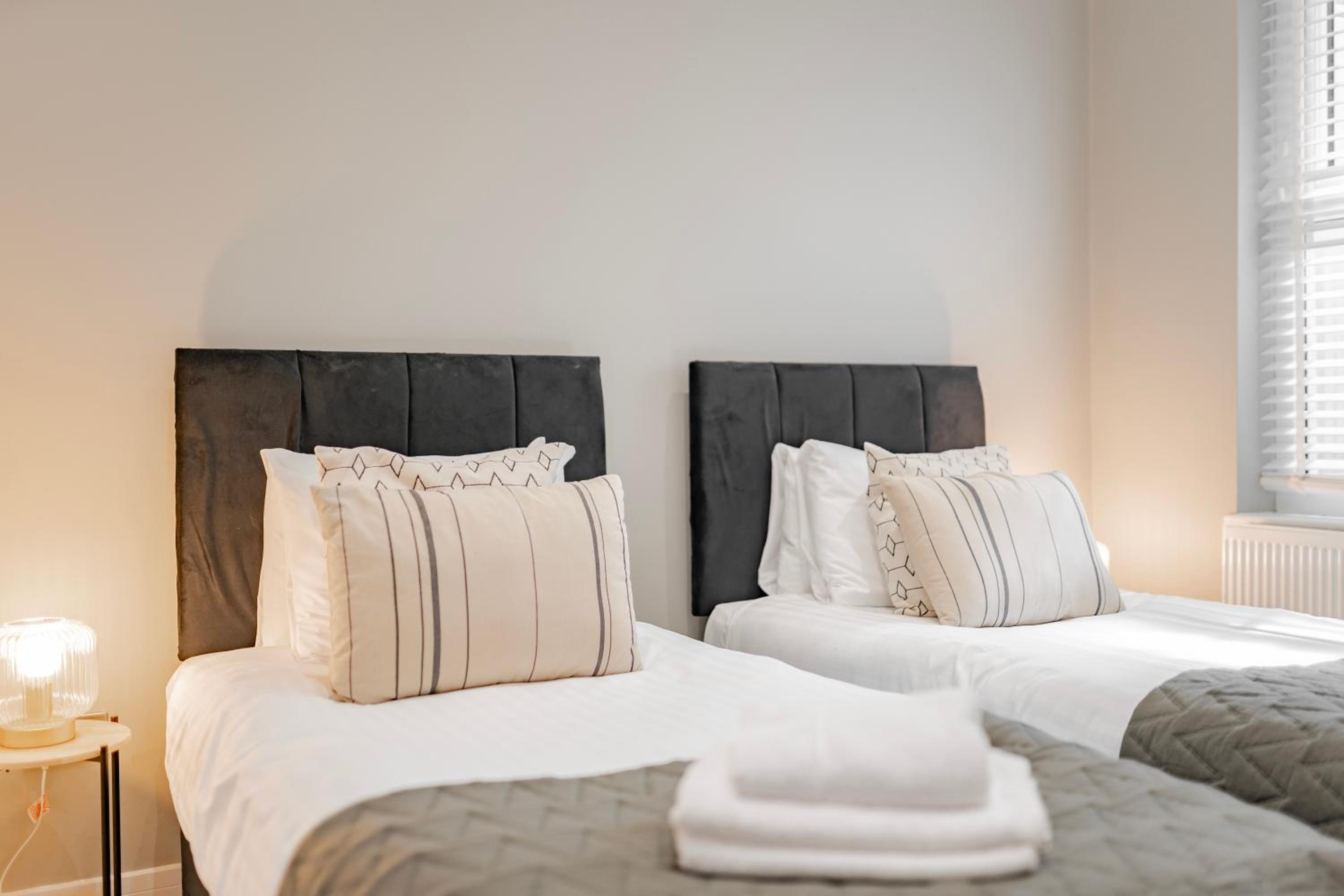 Cosy & Stylish Apmt w/ Fast Wifi