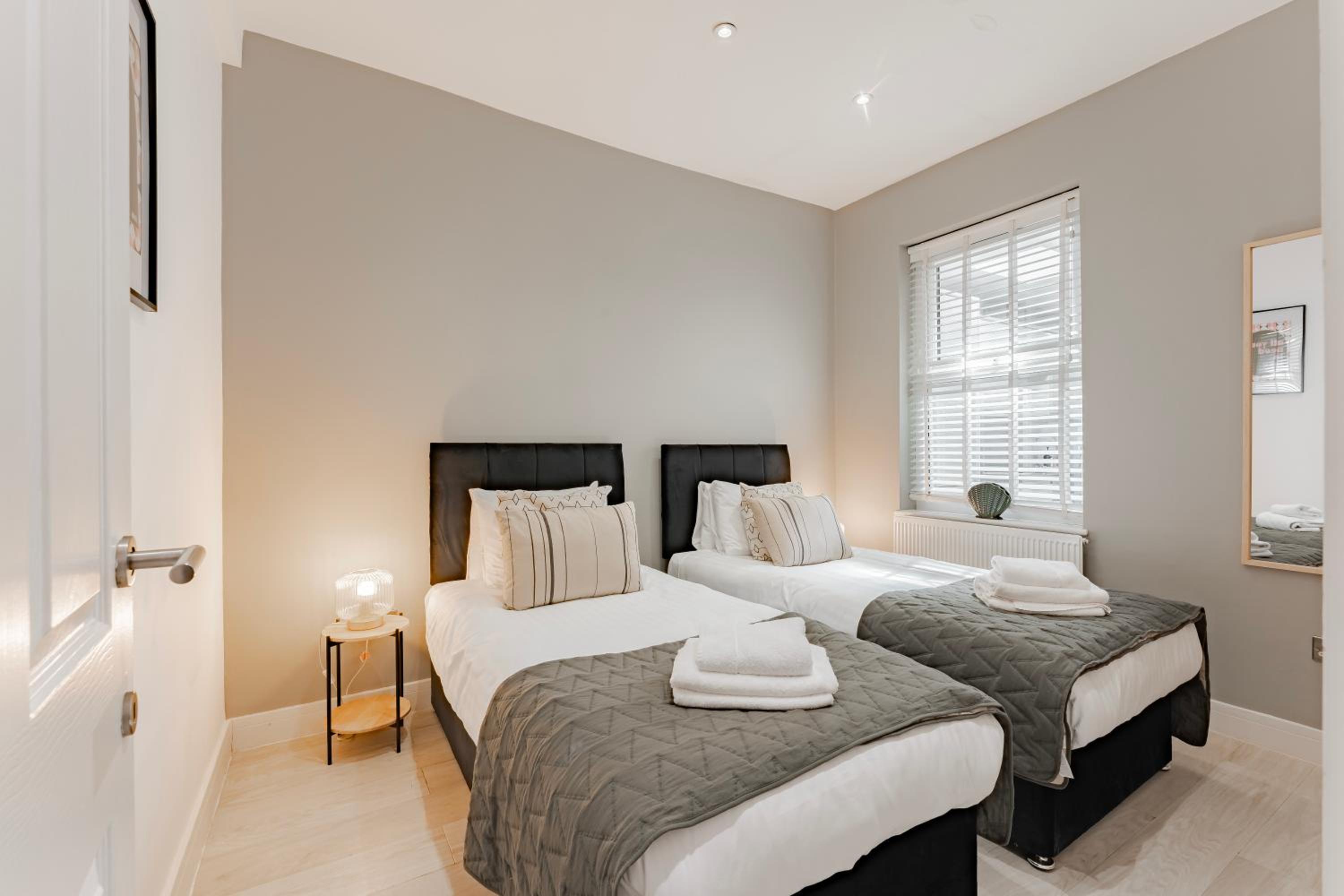 Cosy & Stylish Apmt w/ Fast Wifi