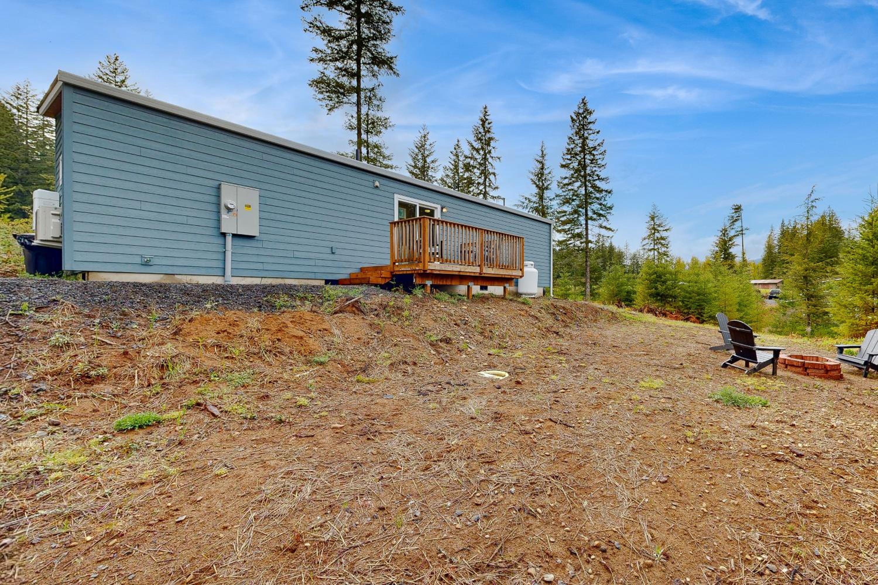 Fire Pit and Mtn Views! Cabin, Steps to Wind River