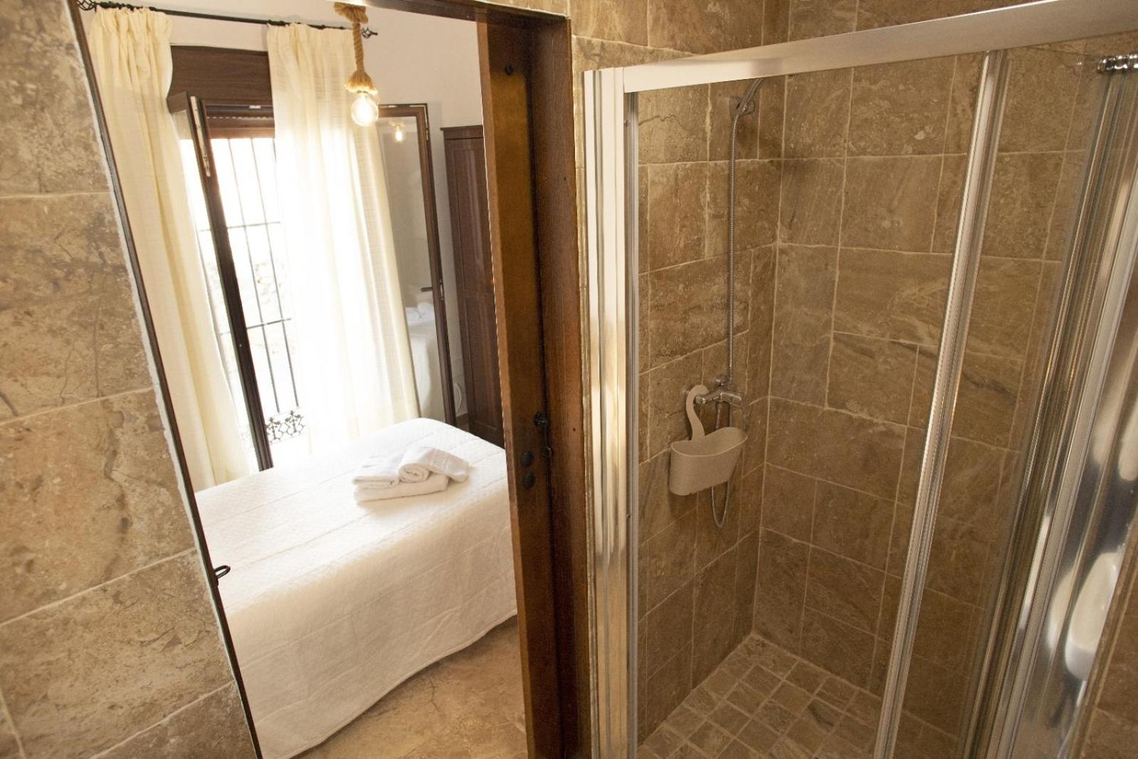 LA POSADA DE LA MUELA - Property Image 8