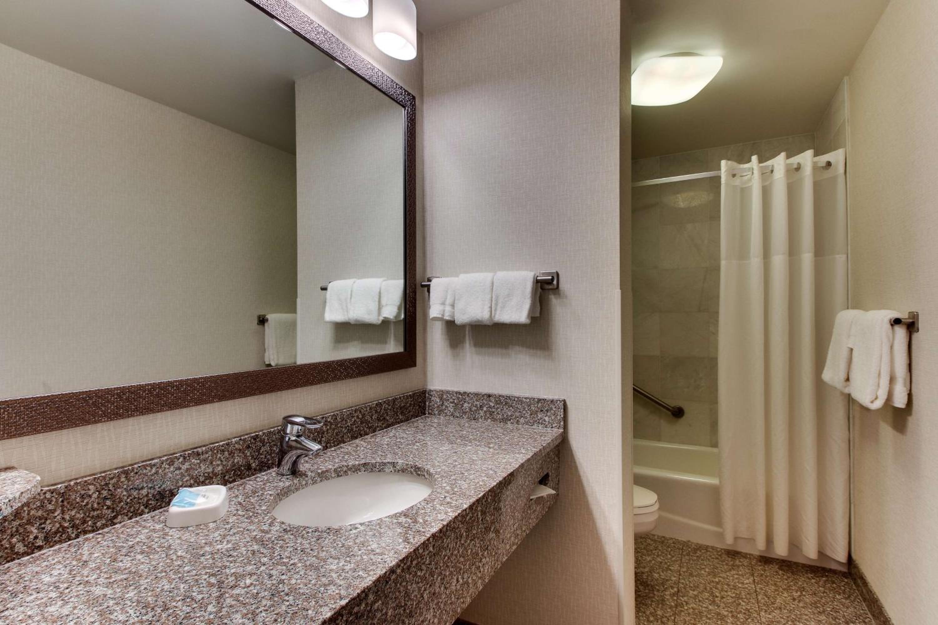 Meridian Vacations - Drury Inn  Suites Meridian - Property Image 15