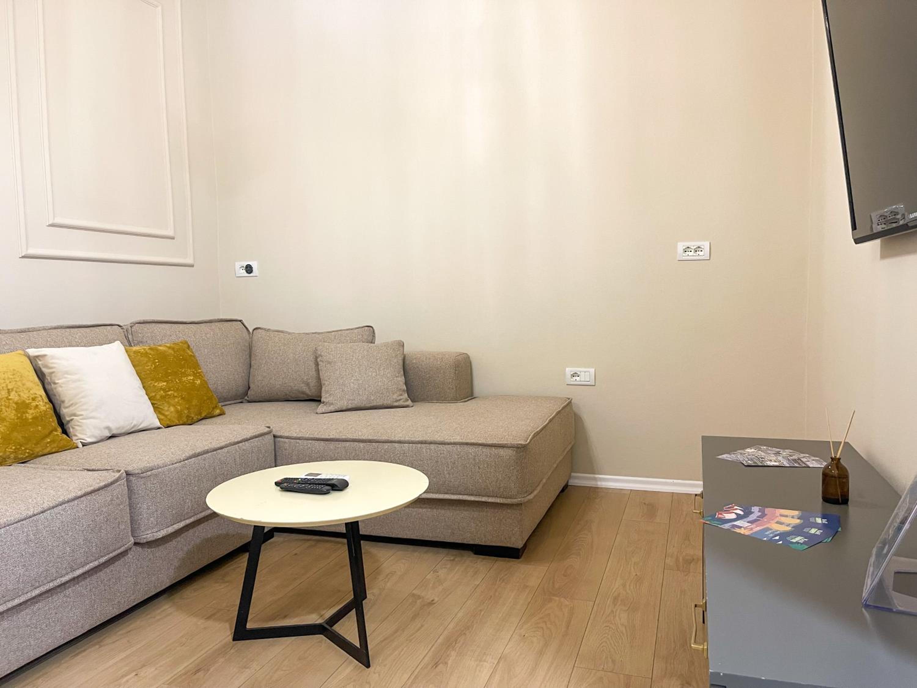 Blloku 4BR Duplex w BBQ Terrace - Central Tirana