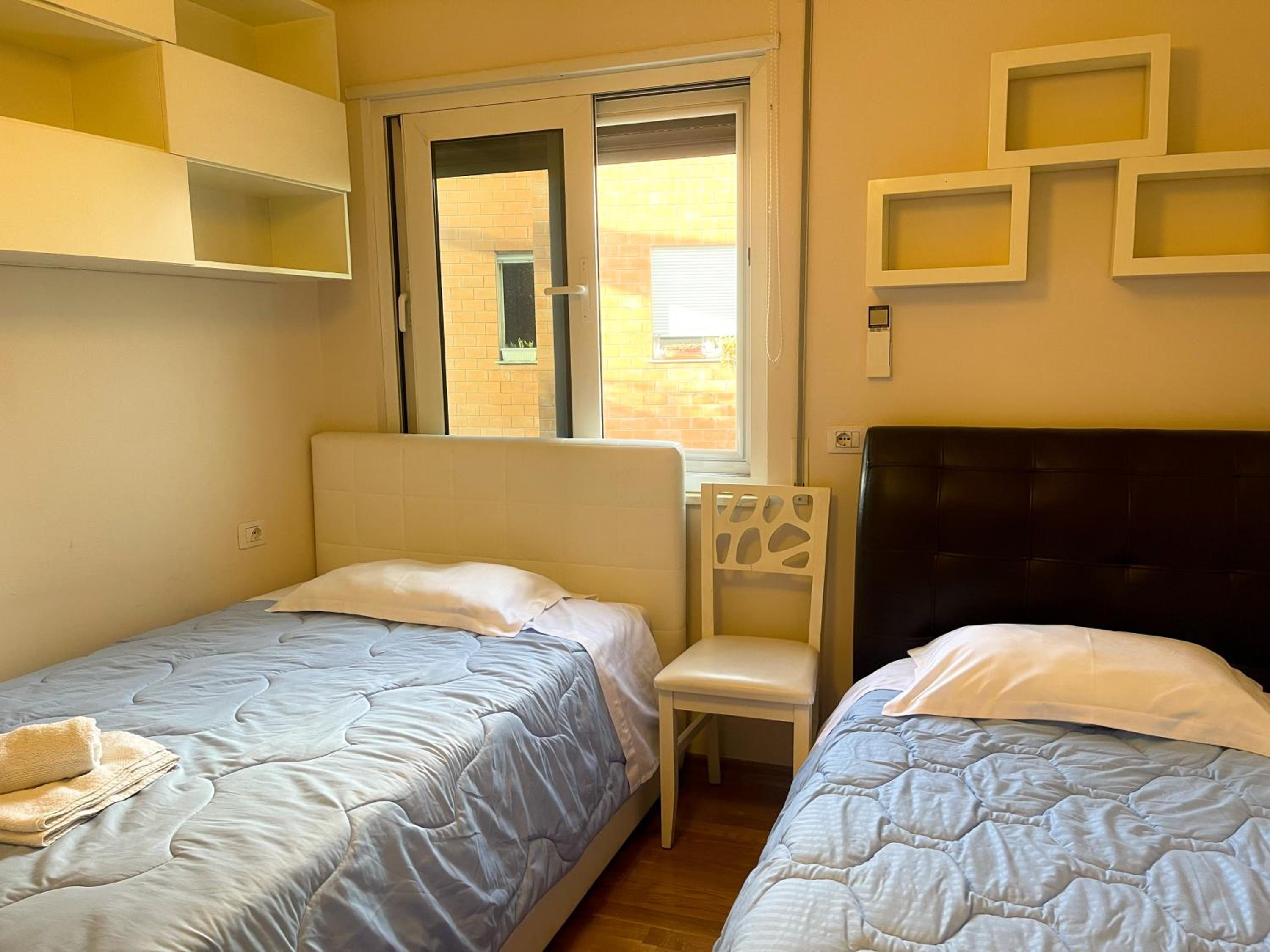 Modern 1BR Skyline City View - Central Tirana
