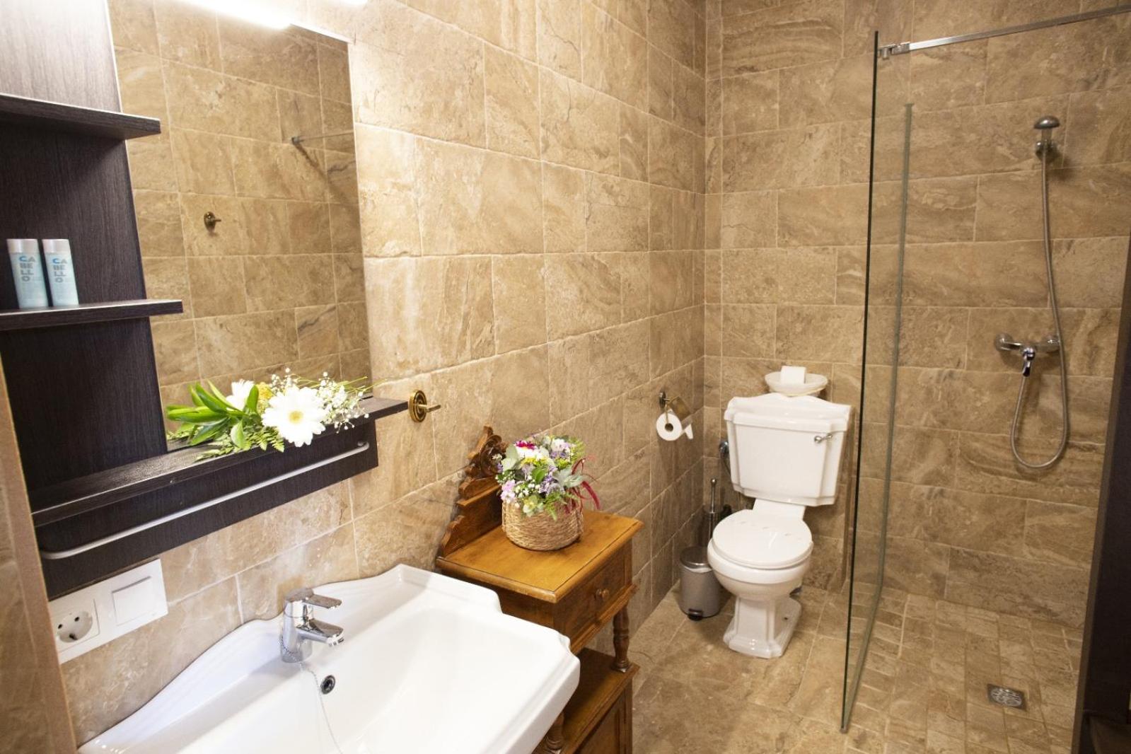 LA POSADA DE LA MUELA - Property Image 40